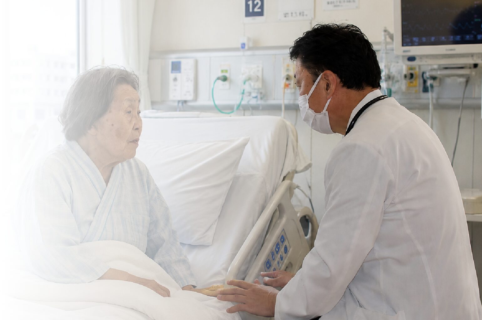 院長 野口淳医師による丁寧な診察の様子